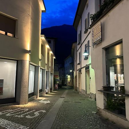 Appartement Flat In City Centre Tirano - 10 Minutes From Bernina Express Extérieur photo