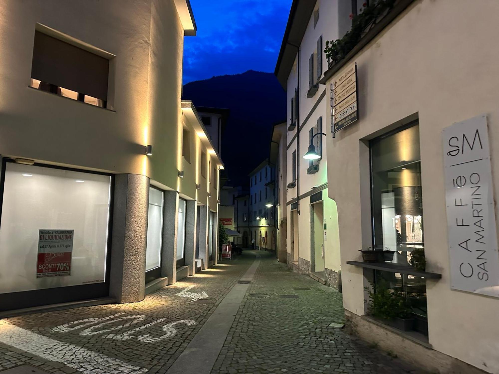 Appartement Flat In City Centre Tirano - 10 Minutes From Bernina Express Extérieur photo